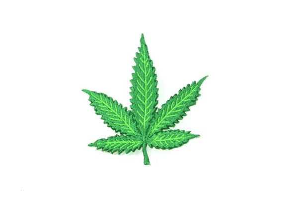 Patch Green Cannabis Leaf อาร์มติดเสื้อรูปใบกัญชาสีเขียว ดูสวยโดดเด่น