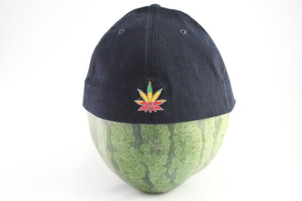 Cap Black Color Flexfit Cannabis หมวกแก๊ปราสต้า-เรกเก้ สุดเท่ห์ สีดำ ลายใบกัญชา
