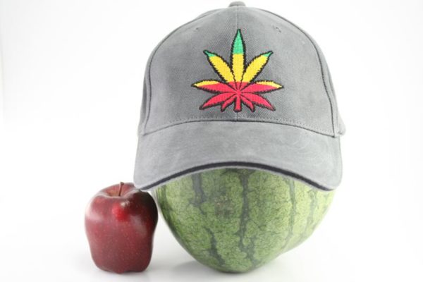 Cap Grey Color Rasta Cannabis Leaf หมวกแก๊ปราสต้า-เรกเก้ ลายใบกัญชา ขนาดฟรีไซส์