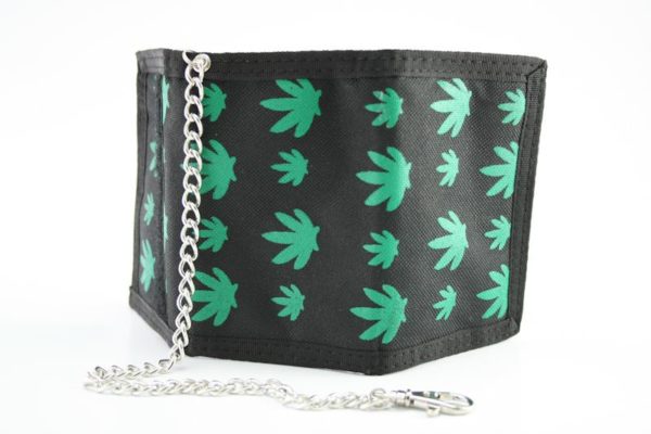 Wallet Fabric Chain Green Weed Leaf กระเป๋าสตางค์ MARIJUANA LEAF สุดน่ารัก 4x5 น