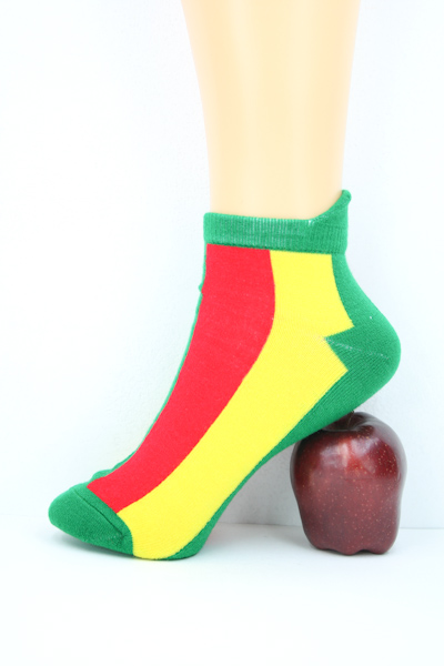 ถุงเท้าสไตล์ RASTA-REGGAE สีเขียว แถบแดงและเหลือง